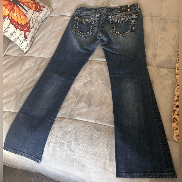 Pre-Owned. In excellent condition. Size 30. Miss Me jeans. - Picture 9 of 15